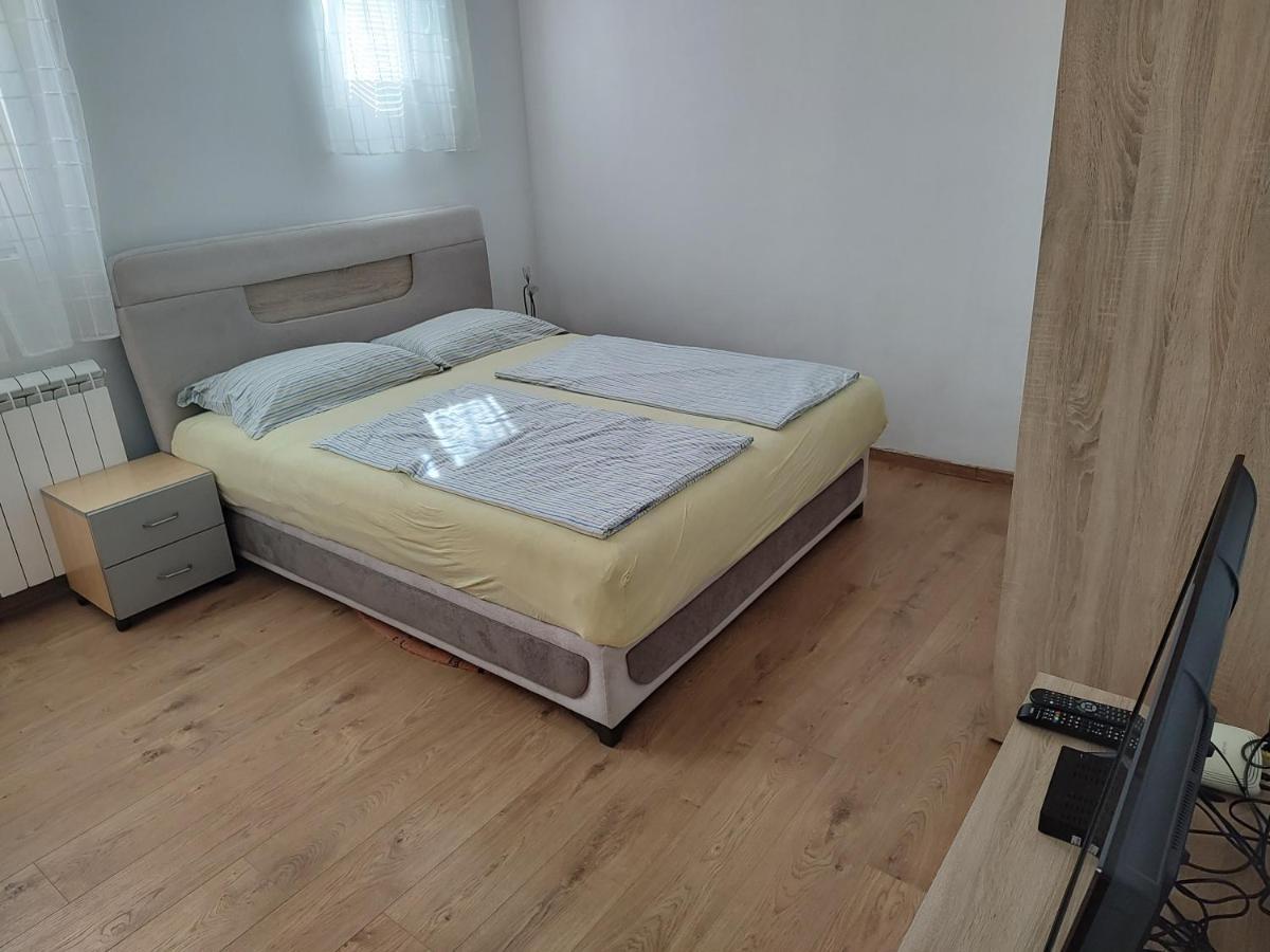 Apartman Anastasija Surcin Exterior photo