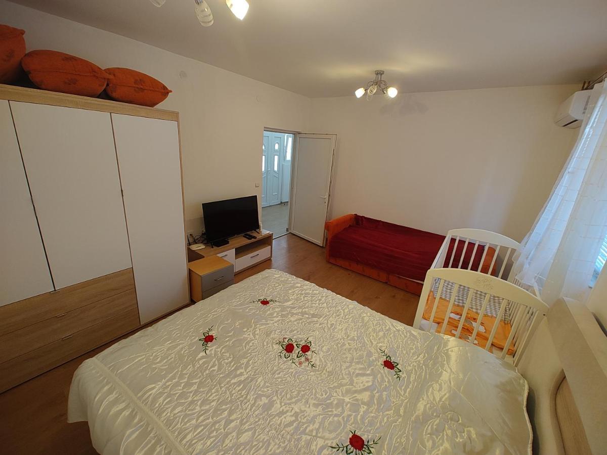 Apartman Anastasija Surcin Exterior photo